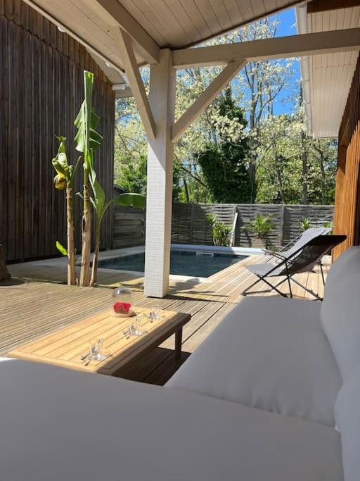 Villa Avec Piscine Proche Du Lac 라테스트드뷔크 외부 사진