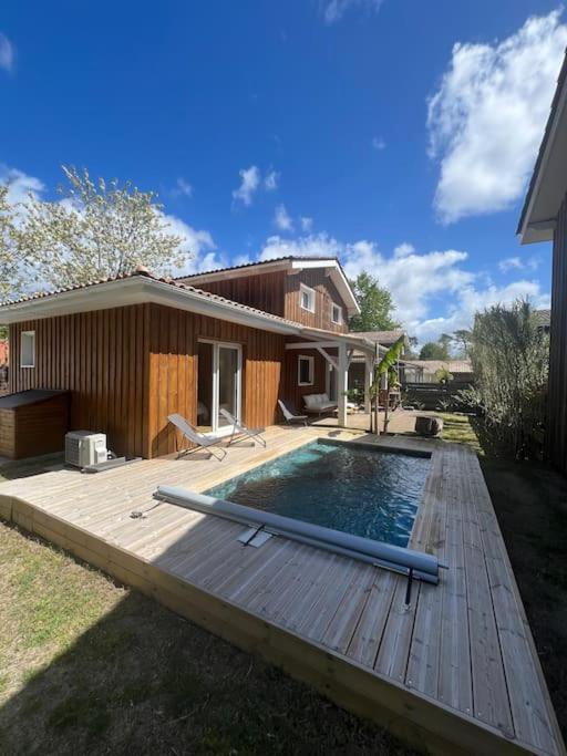 Villa Avec Piscine Proche Du Lac 라테스트드뷔크 외부 사진